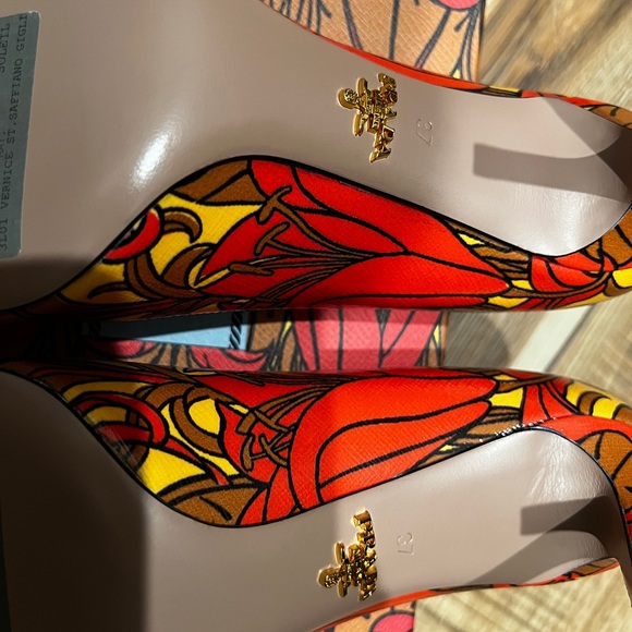 Prada Saffiano textured pumps size 37 - Picture 8 of 9